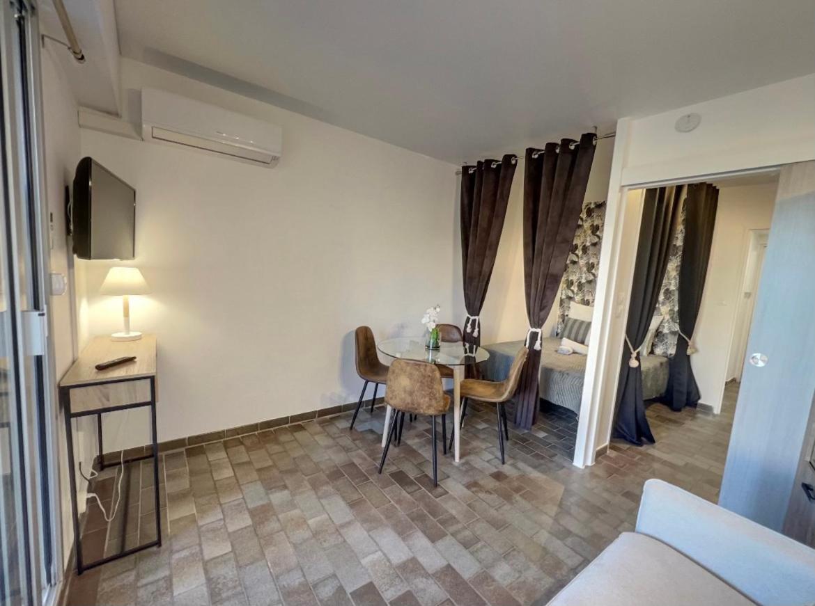 Appartement 5 avenue de la Gavine Résidence Hyères Parc *